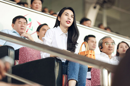 Thủy Tiên - Công Vinh tình cảm xuất hiện sau ồn ào ở Quả bóng vàng 2016 - 5