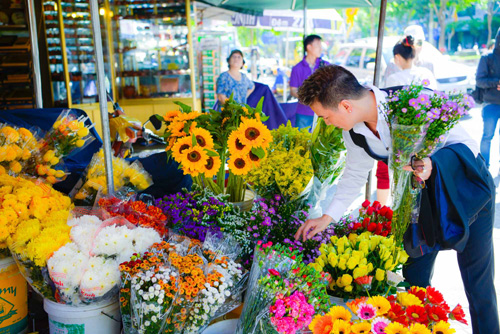 Mặc Dương Triệu Vũ thổ lộ tình cảm, Đàm Vĩnh Hưng amp;#34;đội nắngamp;#34; đi chợ - 8