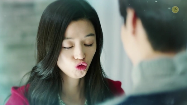 Huyền thoại biển xanh: Jeon Ji Hyun xí xớn đòi... hôn Lee Min Ho - 1