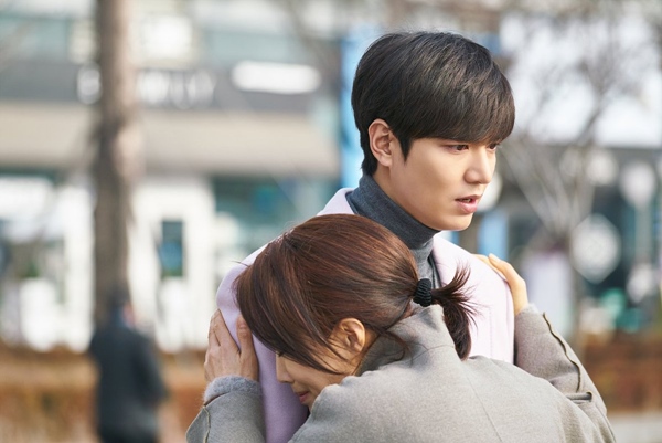 Huyền thoại biển xanh: Jeon Ji Hyun xí xớn đòi... hôn Lee Min Ho - 3