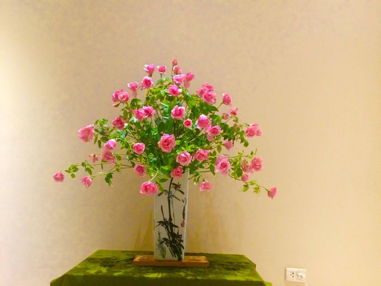 Dù hoa nào đi nữa, cứ cắm amp;#34;lọ lồng lọamp;#34; là đẹp ngay - 8