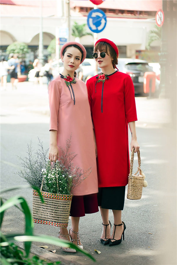 Áo dài trung niên ⚡ HÀNG CAO CẤP ⚡Áo dài cách tân liền váy sang trọng, chất  liệu gấm cao cấp cho các quý bà hiện đại - Đầm | ThờiTrangNữ.vn