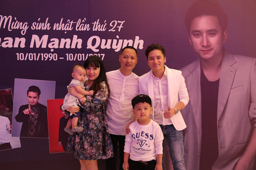 Bố mẹ Phan Mạnh Quỳnh lặn lội từ Nghệ An vào chúc mừng con trai - 7