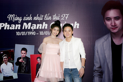 Bố mẹ Phan Mạnh Quỳnh lặn lội từ Nghệ An vào chúc mừng con trai - 13