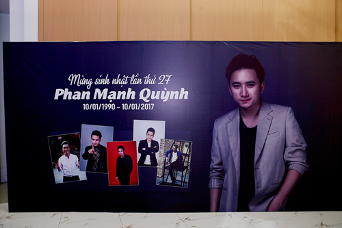 Bố mẹ Phan Mạnh Quỳnh lặn lội từ Nghệ An vào chúc mừng con trai - 1