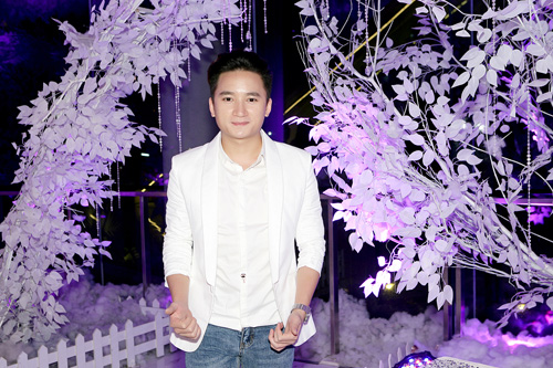 Bố mẹ Phan Mạnh Quỳnh lặn lội từ Nghệ An vào chúc mừng con trai - 4