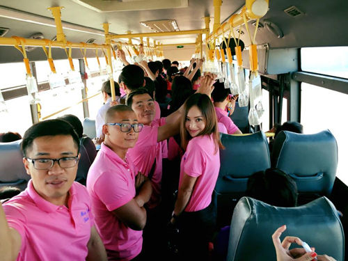 Diễn viên Lan Phương amp;#34;cảm nắngamp;#34; chiến sĩ da đen thổi sáo - 1