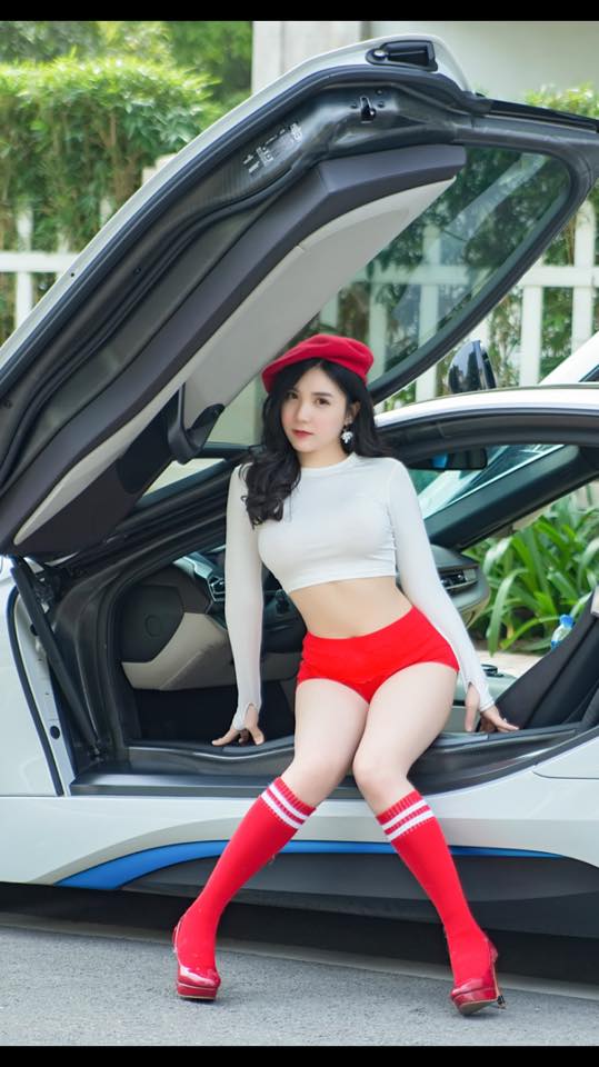 Vẻ nóng bỏng của bạn gái Quang Lê có phần lấn lướt cả Ngọc Trinh - 4