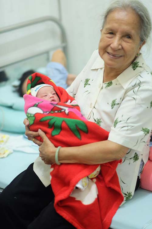 Đây là ảnh con gái Hồng Quế khi mới sinh mà cô giấu suốt thời gian qua - 9