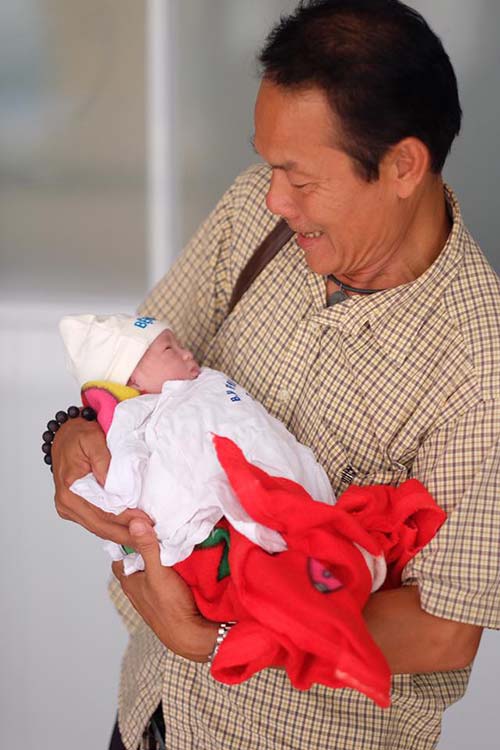 Đây là ảnh con gái Hồng Quế khi mới sinh mà cô giấu suốt thời gian qua - 7