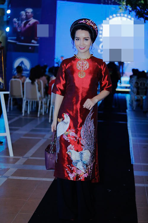 Đi sự kiện một mình, Phi Thanh Vân vẫn quyến rũ, amp;#34;át víaamp;#34; đàn em - 4