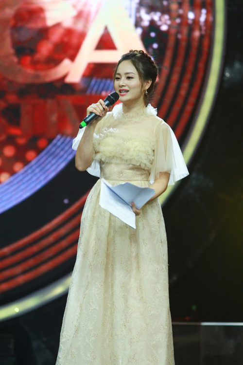 Diễn viên Lan Phương amp;#34;cảm nắngamp;#34; chiến sĩ da đen thổi sáo - 8