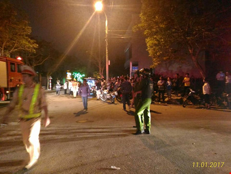 Sập tại tòa nhà ở Đà Nẵng, nhiều người bị vùi lấp - 2