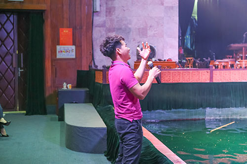 Xuân Bắc tóc xoăn ấn tượng, hẹn hò riêng NSƯT Đức Hùng bàn về Táo quân - 12