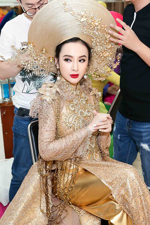 Angela Phương Trinh lưng trần quyến rũ, chạy show amp;#34;không kịp thởamp;#34; - 12