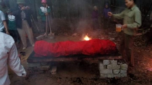 Bí ẩn về ngôi mộ cổ hàng trăm năm còn nguyên thi hài ở Nghệ An - 3