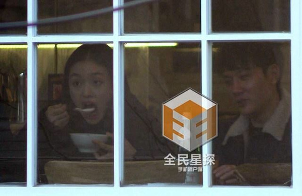 amp;#34;Chuyện tình chú - cháuamp;#34; cách nhau 18 tuổi của Phùng Thiệu Phong kết thúc - 4