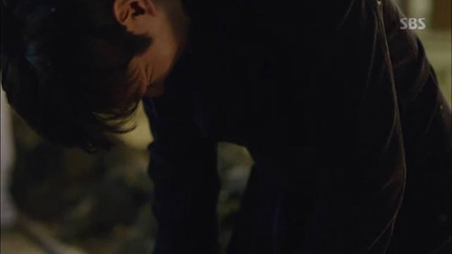 Huyền thoại biển xanh tập 17: Lee Min Ho gục ngã khi biết tin cha qua đời - 2