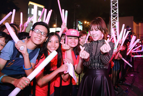 Theo chồng không bỏ cuộc chơi, Hari Won còn chạy show nhiều hơn thời độc thân - 6