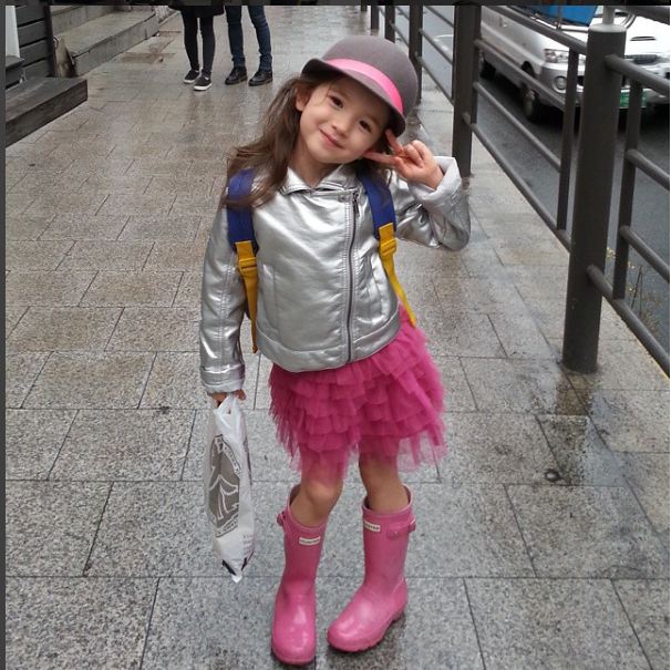 Chắc chắn bạn sẽ phải tấm tắc khen mãi khi ngắm cô bé xinh hơn cả tranh vẽ này - 5