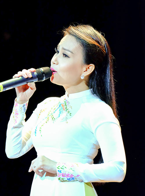 Nguyên Vũ an ủi amp;#34;gái quêamp;#34; Lê Thị Phương bị lẻ bóng, lạc lõng giữa dàn sao Việt - 12