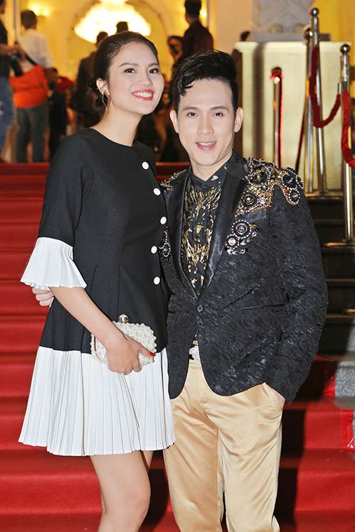 Nguyên Vũ an ủi amp;#34;gái quêamp;#34; Lê Thị Phương bị lẻ bóng, lạc lõng giữa dàn sao Việt - 6