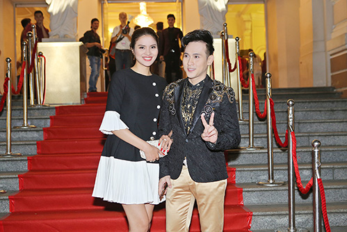 Nguyên Vũ an ủi amp;#34;gái quêamp;#34; Lê Thị Phương bị lẻ bóng, lạc lõng giữa dàn sao Việt - 5