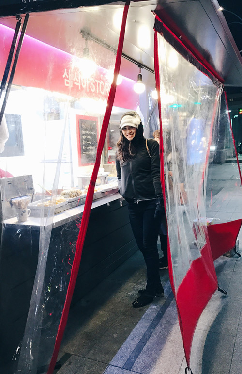 Vương Thu Phương chịu lạnh tê tái để tạo dáng dưới trời mưa tuyết - 10