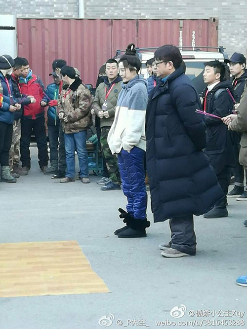 Phạm Băng Băng bây giờ mặc cả quần áo bạn trai đến phim trường - 2