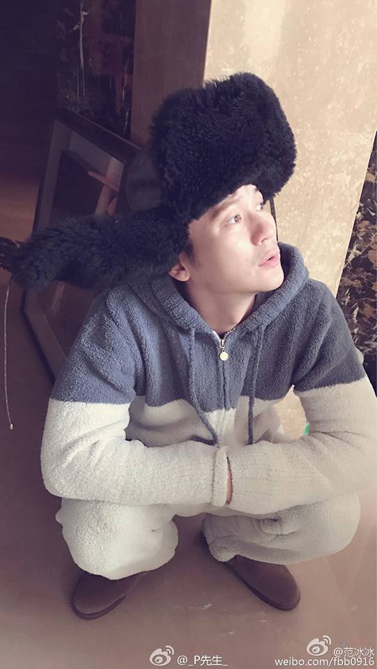 Phạm Băng Băng bây giờ mặc cả quần áo bạn trai đến phim trường - 4