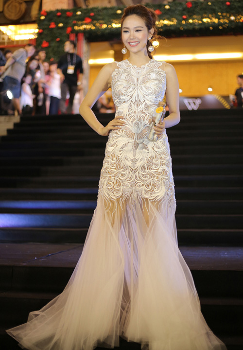 Thời trang sao Việt đẹp: 44 tuổi, 4 con nhưng Thu Phương vẫn trẻ đẹp amp;#34;vô đốiamp;#34; - 8