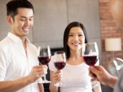 Sức khỏe - Ăn gì trước khi uống rượu để không bị say?