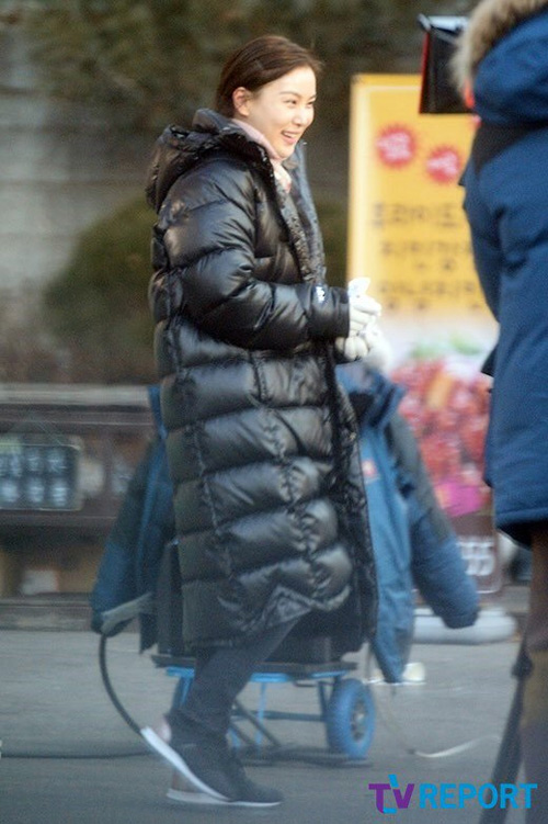 Ngôi sao 24/7: Bae Suzy bối rối giấu giếm ảnh thân mật với bạn trai Lee Min Ho - 5