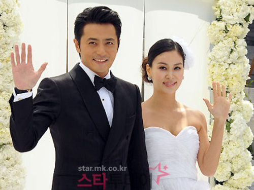 Ngôi sao 24/7: Bae Suzy bối rối giấu giếm ảnh thân mật với bạn trai Lee Min Ho - 6