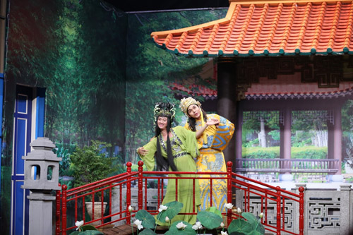 Ơn giời tập 11: Chàng ca sĩ điển trai này làm Hoài Linh bất ngờ về khả năng diễn hài - 1