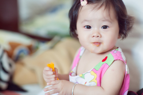 Chuẩn bị cho con ăn dặm, mẹ hãy sẵn sàng ghi nhớ 8 điều sau - 1