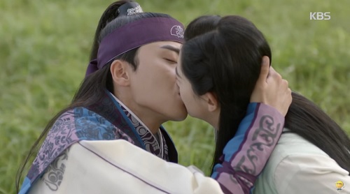 Hwarang tập 10: Cuối cùng, Park Seo Joon cũng hôn được Go Ara - 10
