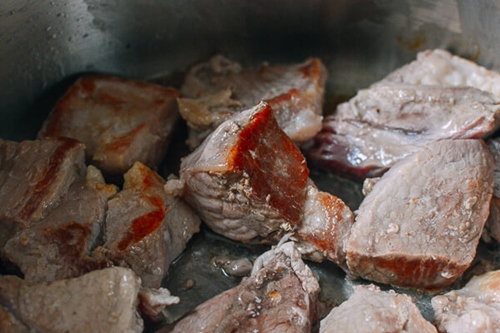 Thịt lợn om mềm kiểu này mới ngon - 2