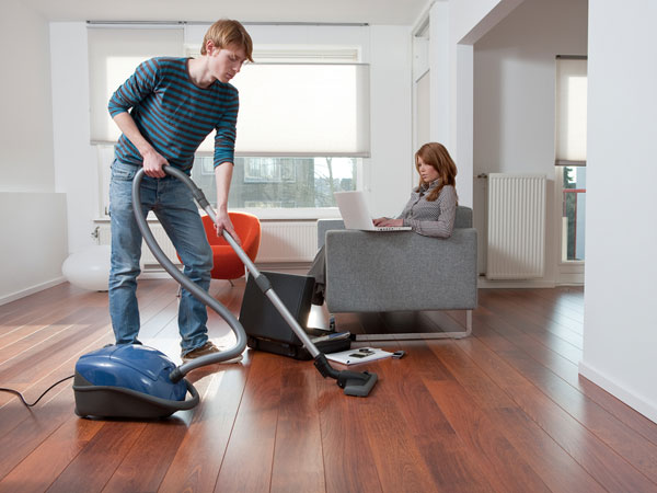 Dấu hiệu cho thấy bạn đích thị đã trở thành osin của chồng - 2