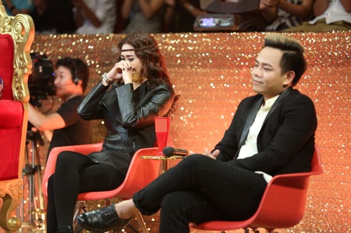 Cười xuyên Việt tập 11: Bà xã của Gia Bảo sụt sùi khóc khi chồng diễn - 6