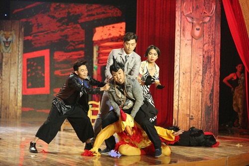 Cười xuyên Việt tập 11: Bà xã của Gia Bảo sụt sùi khóc khi chồng diễn - 2