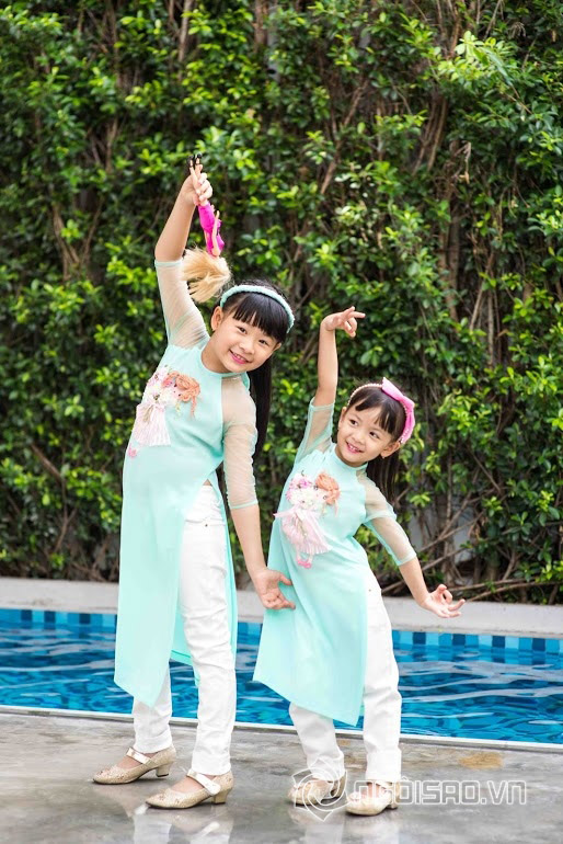 Các sao nhí amp;#34;gọi mùa xuân vềamp;#34; với áo dài sặc sỡ - 17
