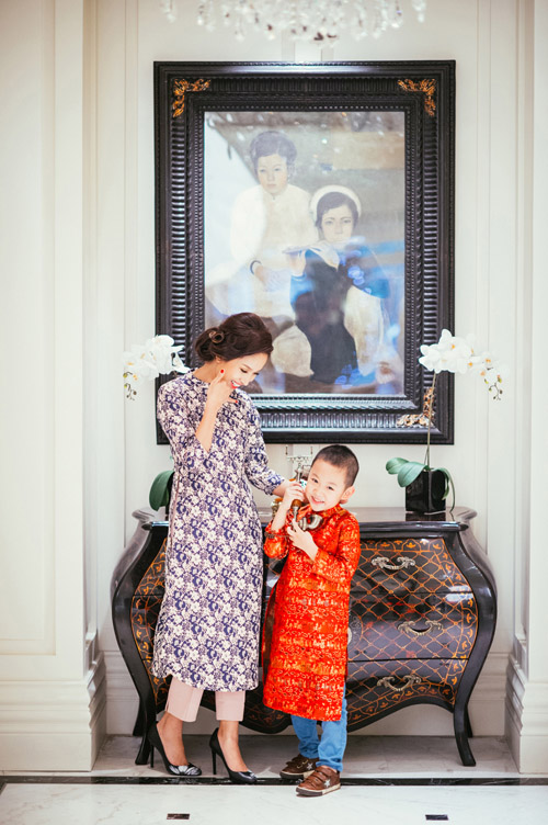 Các sao nhí amp;#34;gọi mùa xuân vềamp;#34; với áo dài sặc sỡ - 16