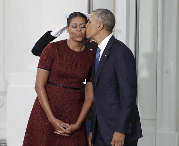 Cay mắt hình ảnh gây thương nhớ cuối cùng của ông Obama tại Nhà Trắng - 6