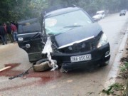 Tin tức - Ô tô nổ lốp, cô dâu mặc váy cưới bị thương nặng nhập viện khẩn cấp