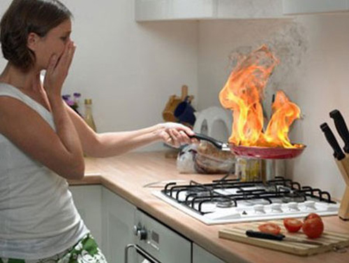 Mẹ chồng suýt ngất khi thấy con dâu làm gà cúng Tết - 1