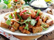 Bếp Eva - Tận dụng chả thừa sau Tết, làm món chả kho thịt