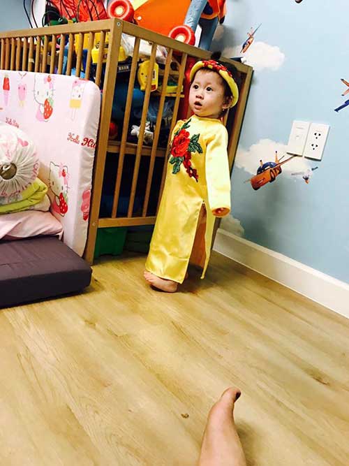 Tết này, không sang chảnh hàng hiệu, sao Việt chỉ thích cho con diện áo dài truyền thống - 13
