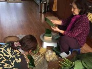 Nhà đẹp - Mỹ Linh khoe ảnh mẹ gói bánh chưng trong căn biệt thự nghìn m2 tại Sóc Sơn