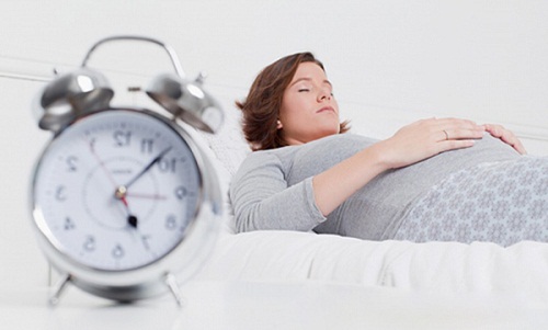 Đây là những thủ phạm khiến mẹ bầu thường xuyên thức trắng đêm - 1